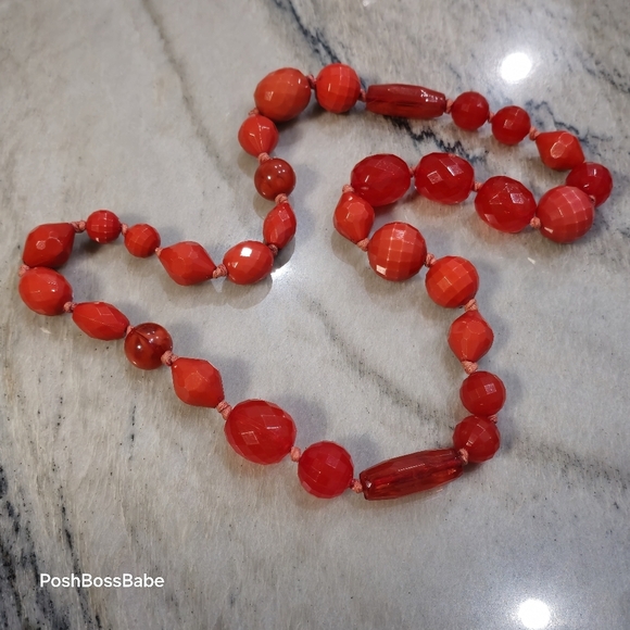 𝙇𝙖𝙧𝙜𝙚 𝙘𝙝𝙪𝙣𝙠𝙮 𝙧𝙚𝙙 𝙣𝙚𝙘𝙠𝙡𝙖𝙘𝙚 𝙝𝙖𝙣𝙙 𝙠𝙣𝙤𝙩𝙩𝙚𝙙 - Picture 4 of 9